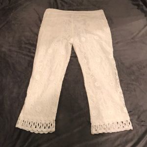 Monoreno Pants - NWT White lace crop pants (Boutique) Monoreno Pants - NWT White lace crop pants (Boutique)